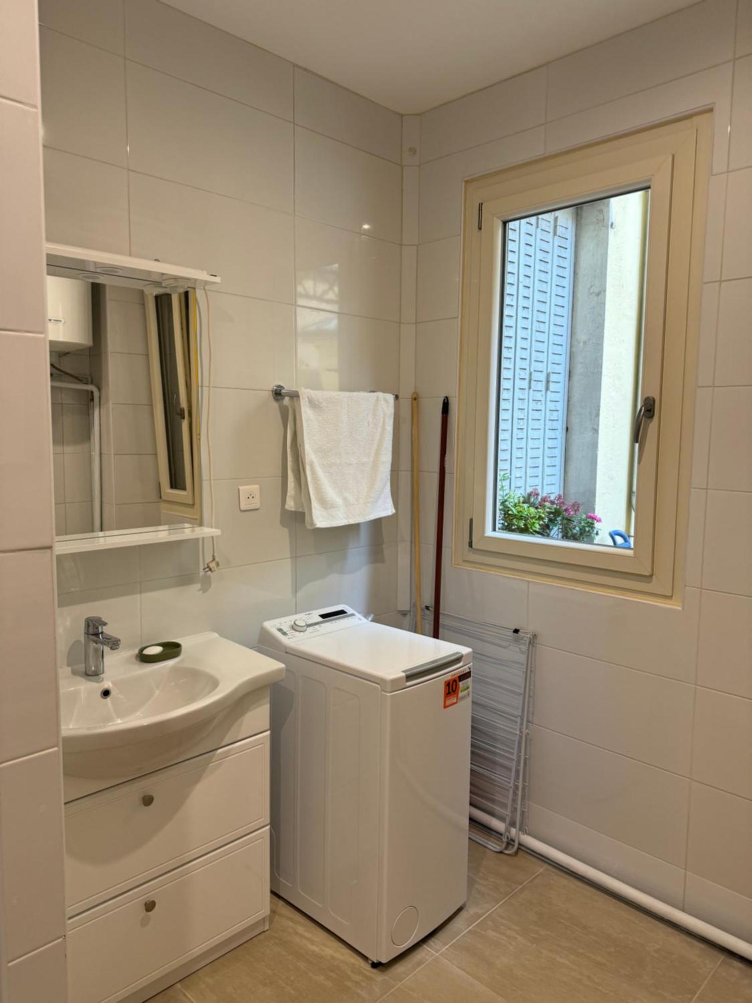 Appartement Meuble Tout Confort Чалон-Сур-Салне Экстерьер фото