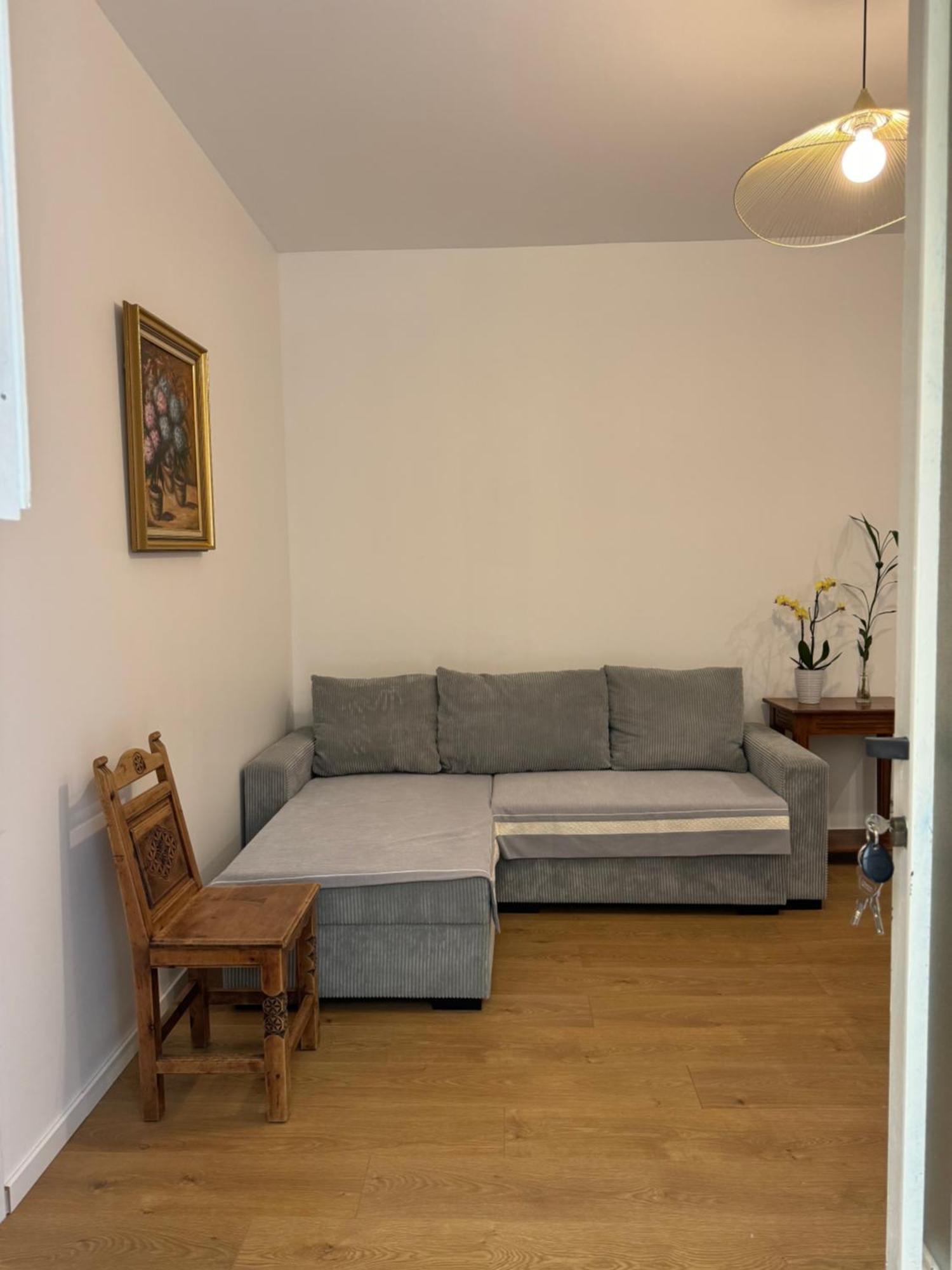 Appartement Meuble Tout Confort Чалон-Сур-Салне Экстерьер фото